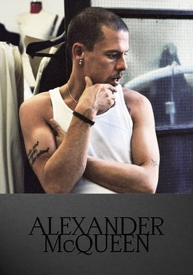 Alexander McQueen: Fashion Icon by Editors of Createur Magazine