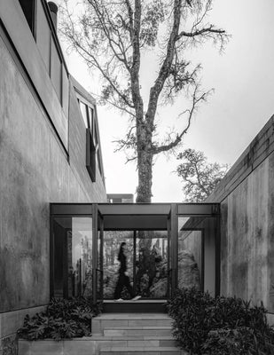 Luxury and Intimacy / Lujo E Intimidad: Ae Arquitectos 25 Years by Arquitectos, Ae
